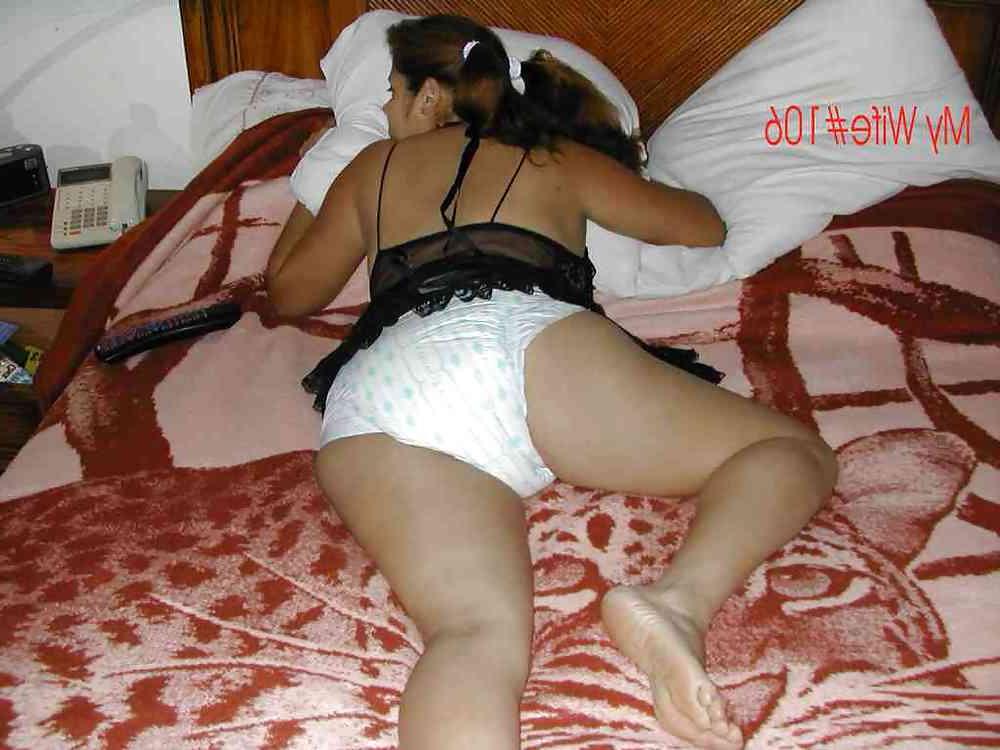 25P Sexy Wife Wear Diaper