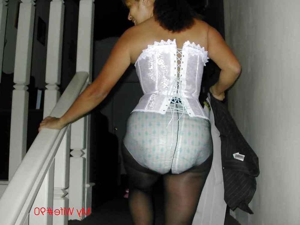 25P Sexy Wife Wear Diaper