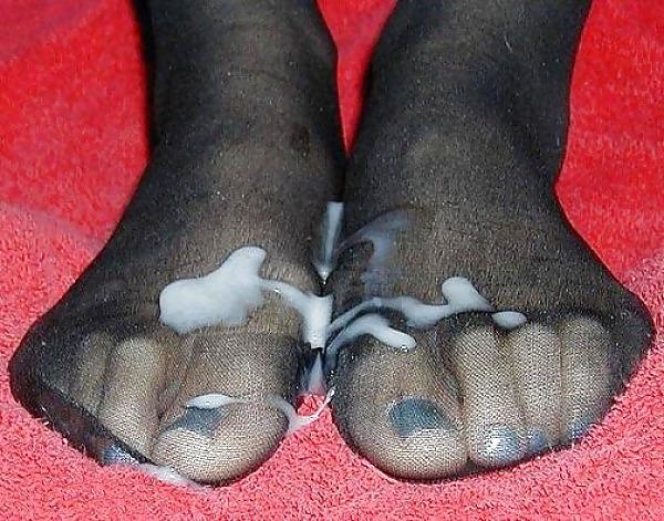18P Sperm on stockings and skirt