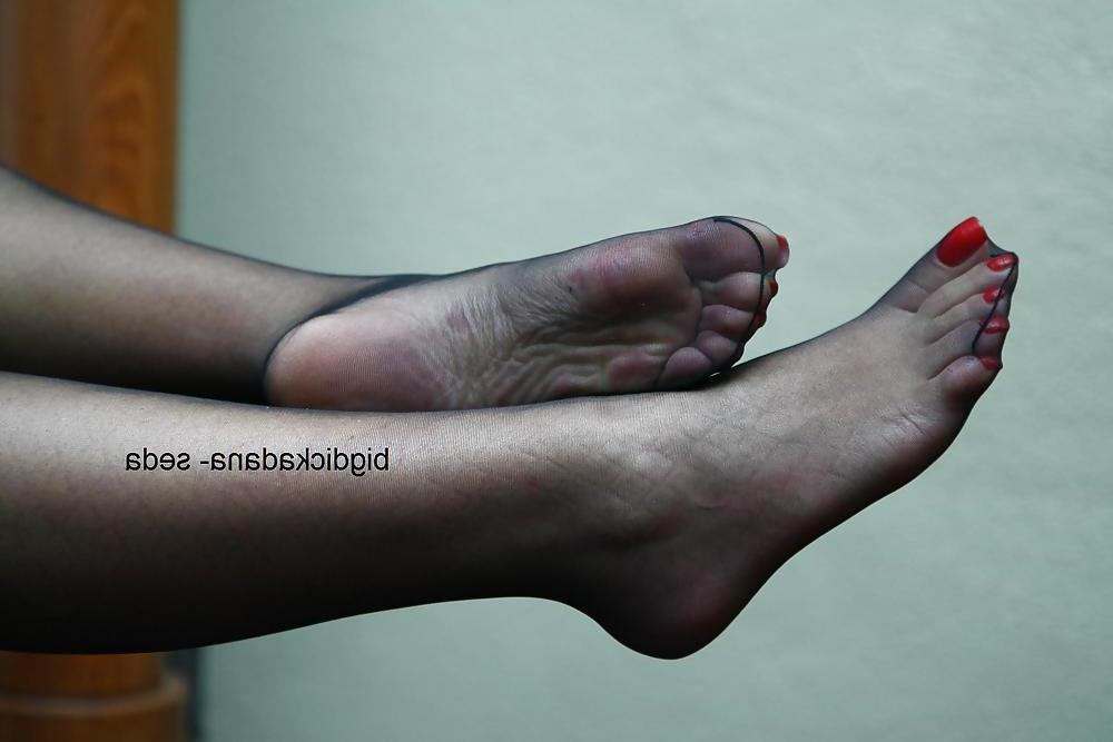 12P Foot Fetish - Turkish Seda in Black Nylons - Turk Amator