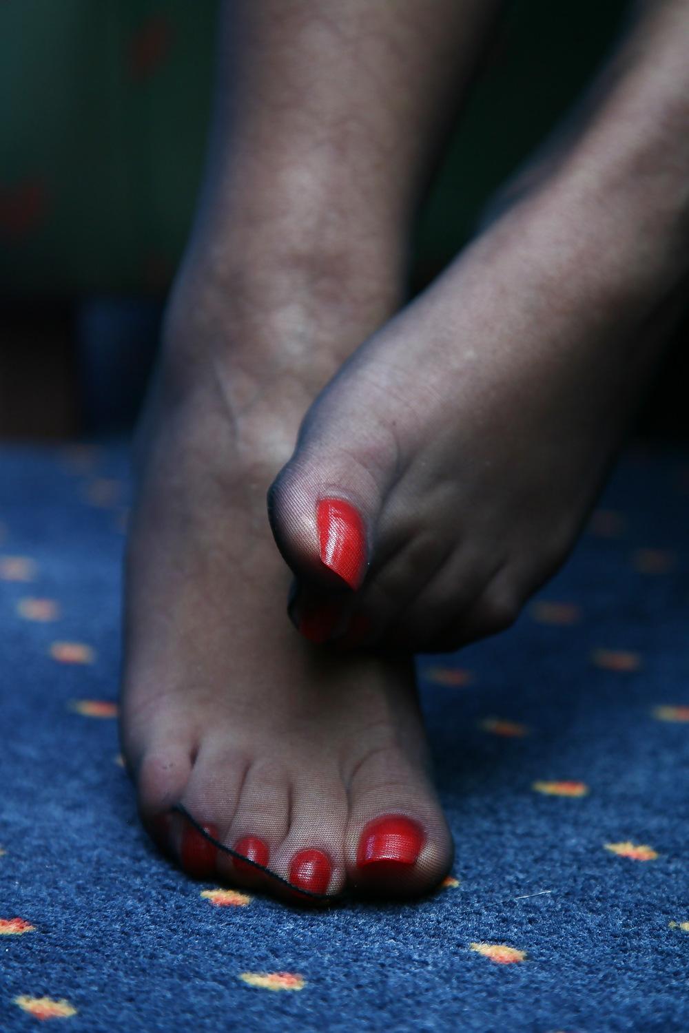 24P Foot Fetish - Turkish Seda Barefoot and Macro - Turk Amator