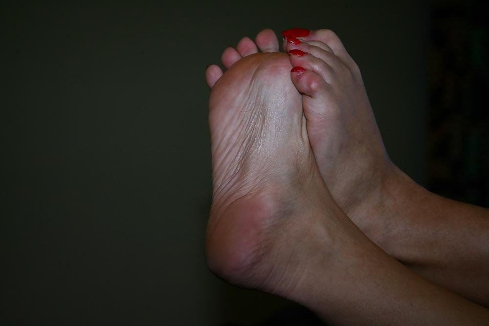 24P Foot Fetish - Turkish Seda Barefoot and Macro - Turk Amator
