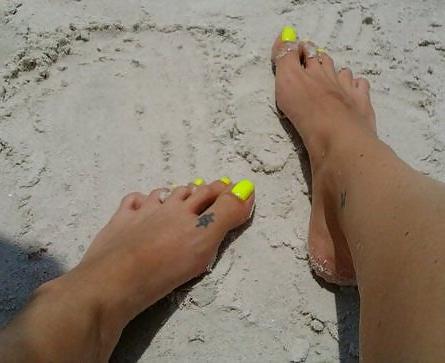 25P Foot fetish