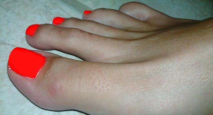 25P Foot fetish