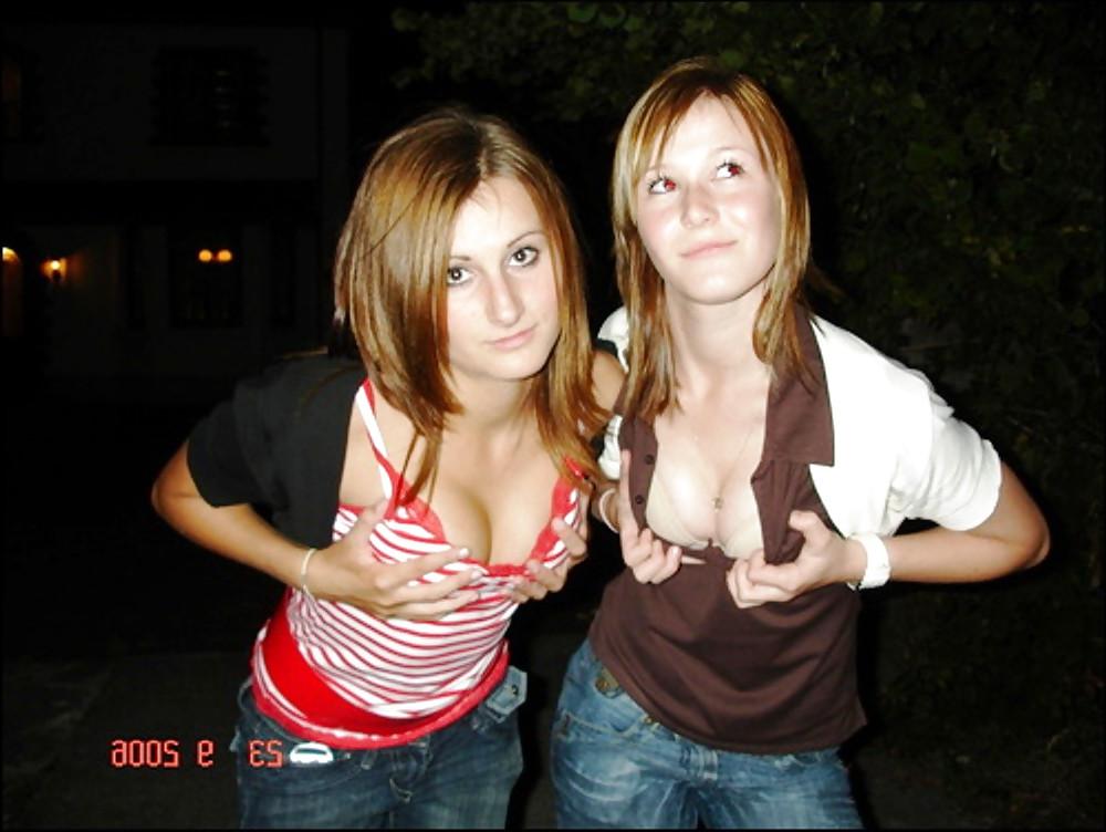 25P More teens taking self pics