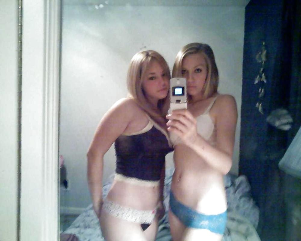 25P More teens taking self pics