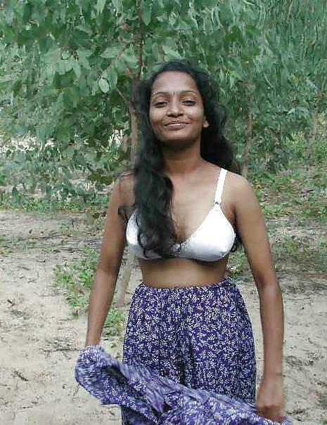 11P Indian aunty showing 3