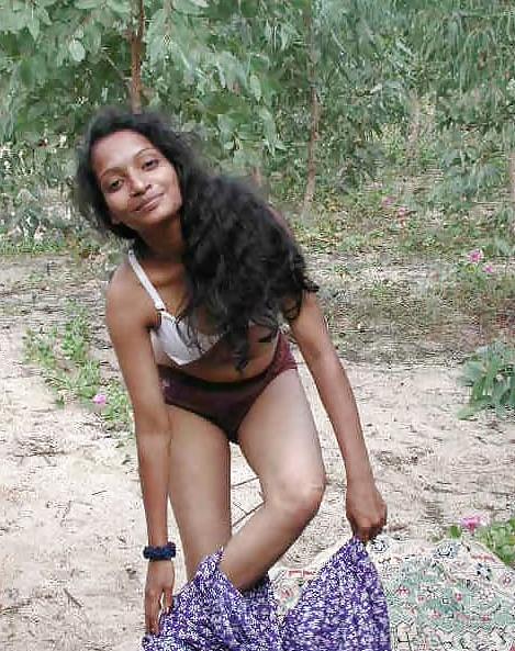 11P Indian aunty showing 3