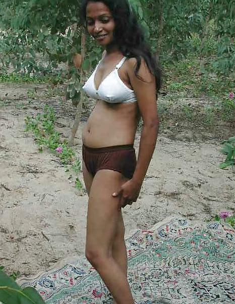 11P Indian aunty showing 3