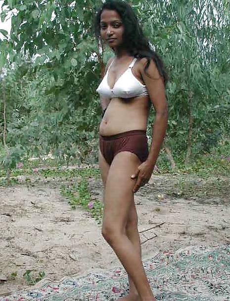 11P Indian aunty showing 3