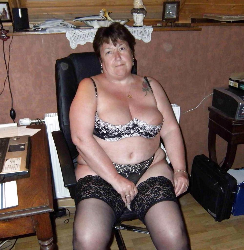 20P Dressed saggy tits.
