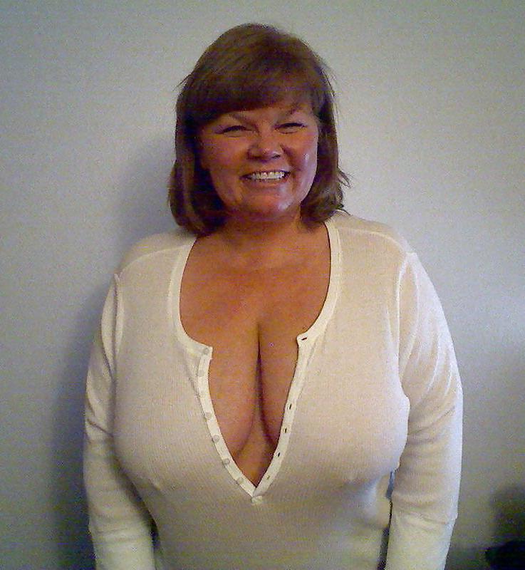 20P Dressed saggy tits.