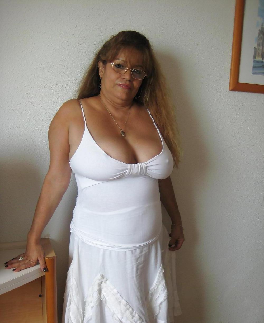 20P Dressed saggy tits.
