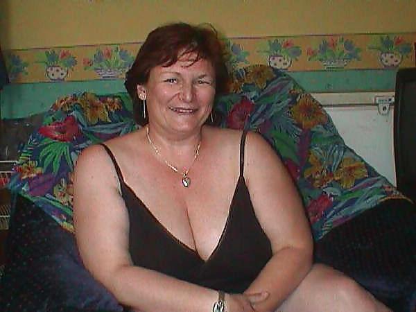 20P Dressed saggy tits.