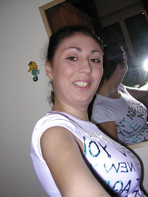 24P Busty Girlfriend With Hairy Pussy Self Shot Nude Pics
