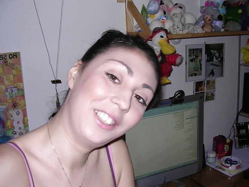 24P Busty Girlfriend With Hairy Pussy Self Shot Nude Pics