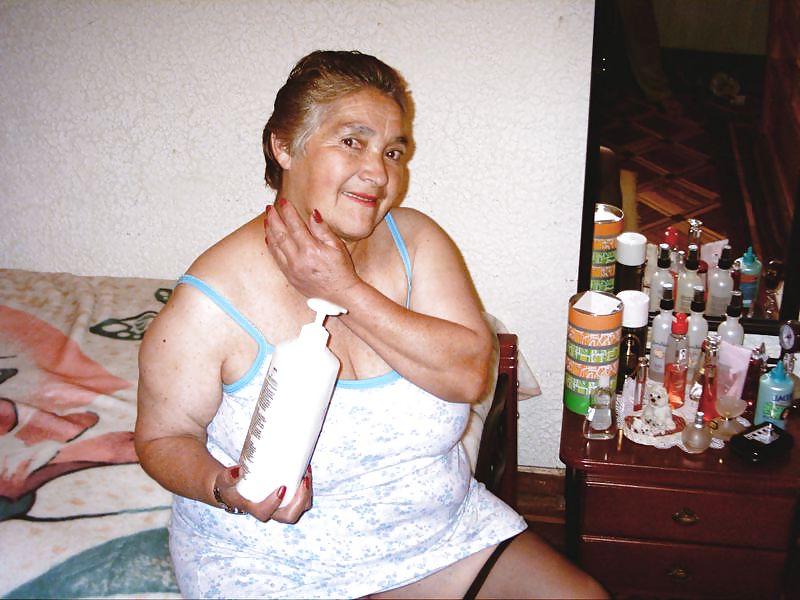 25P Colombian granny Bell (twelfth set)