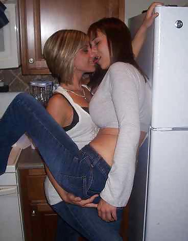 25P Kissing sweethearts 002