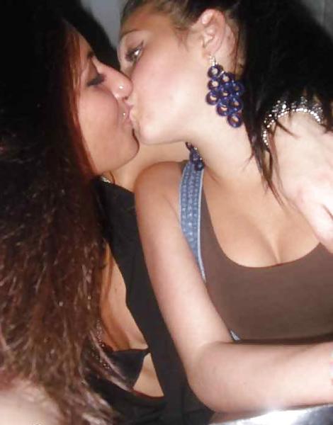 25P Kissing sweethearts 002