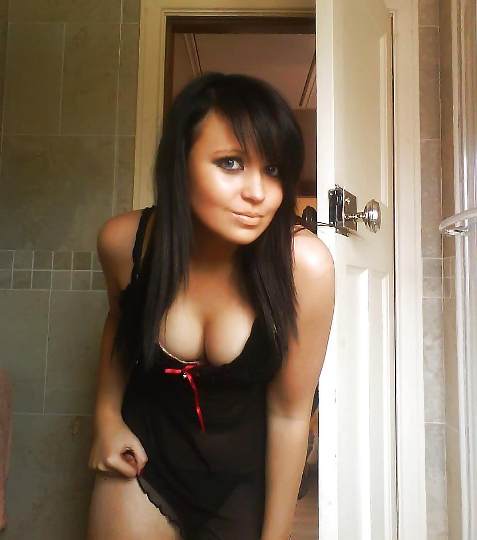 20P Beauty in a Cleavage.....