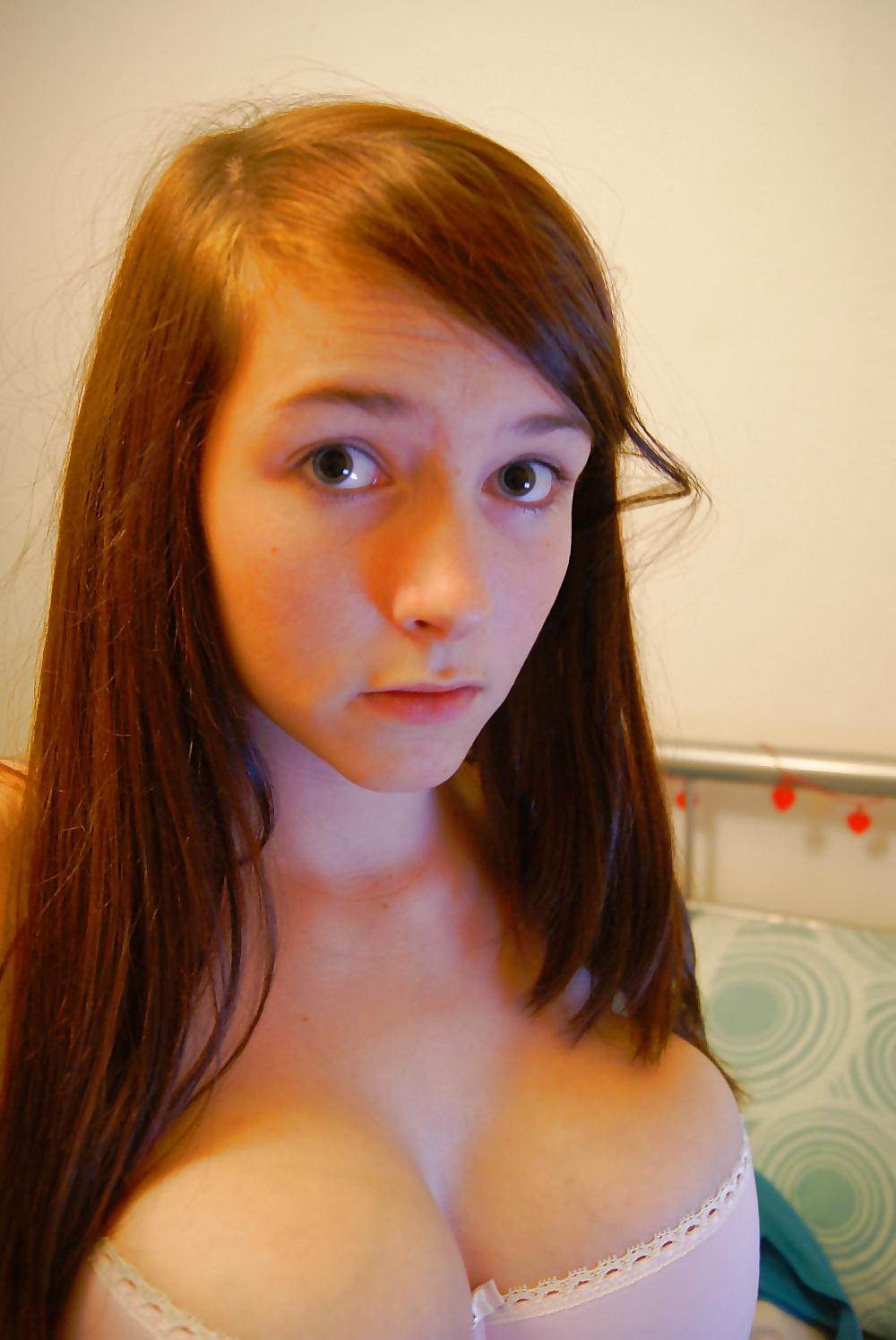 20P Beauty in a Cleavage.....