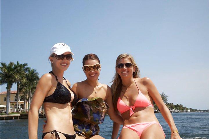 25P MILFs Gone Wild on Spring Break