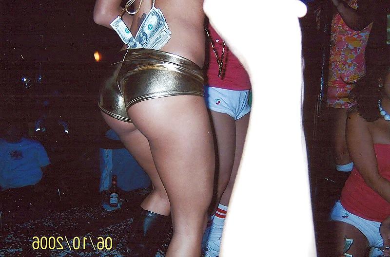 25P MILFs Gone Wild on Spring Break