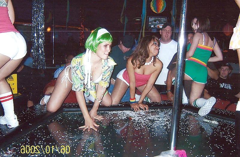 25P MILFs Gone Wild on Spring Break