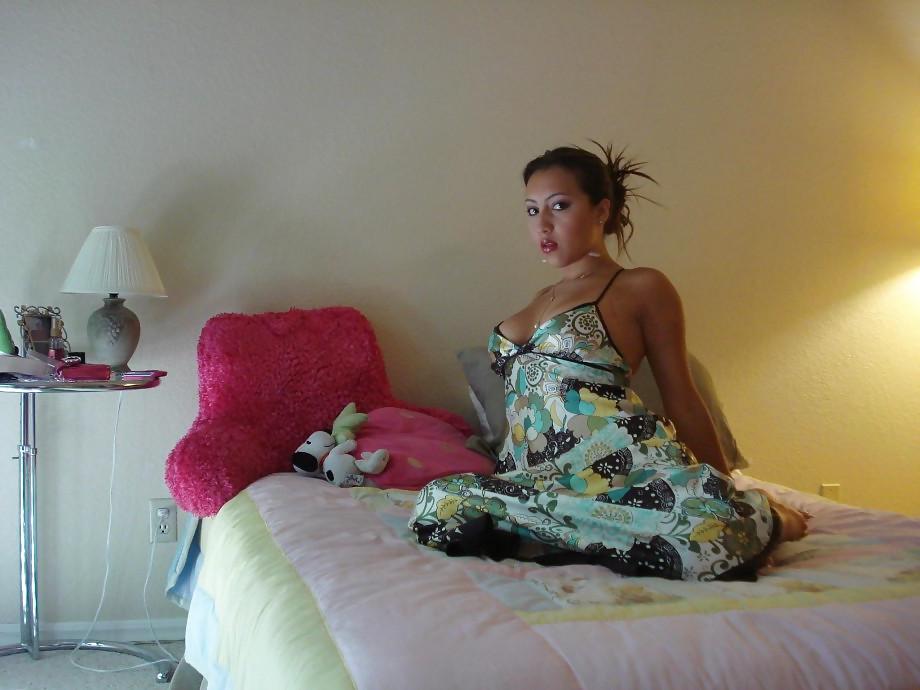 25P Columbian Girl in Miami, Florida