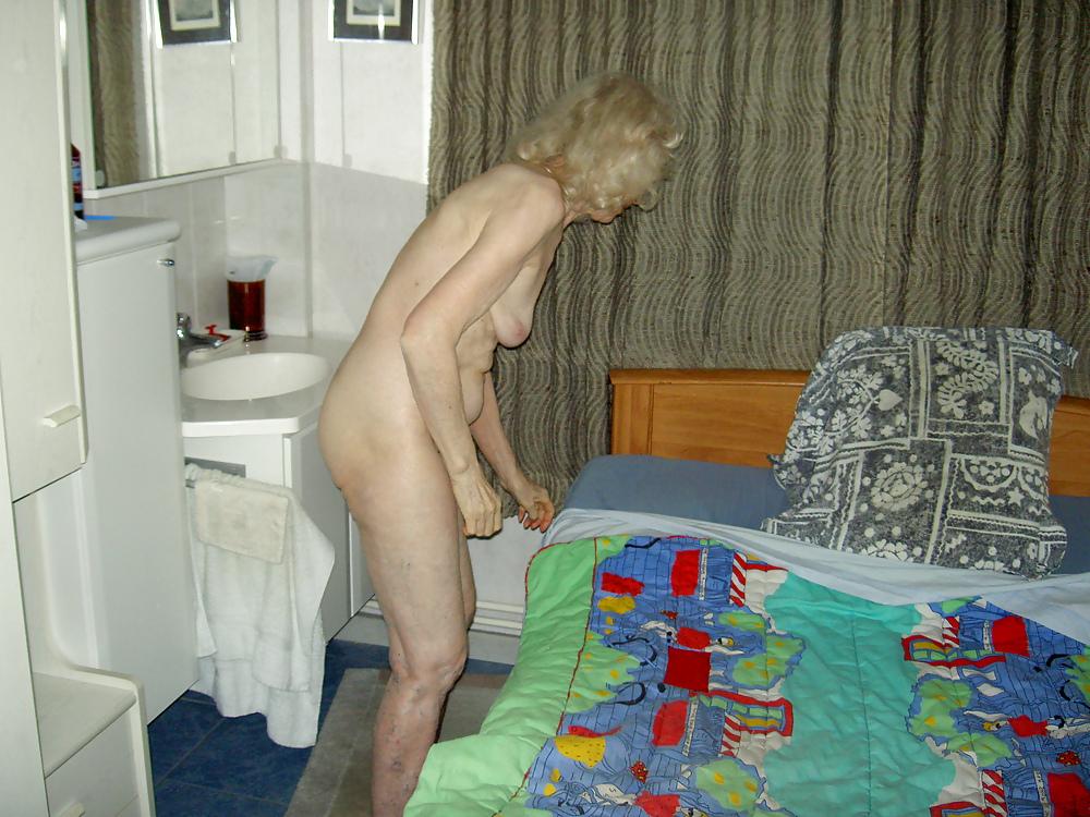 17P Very old wife  josee  want fucking