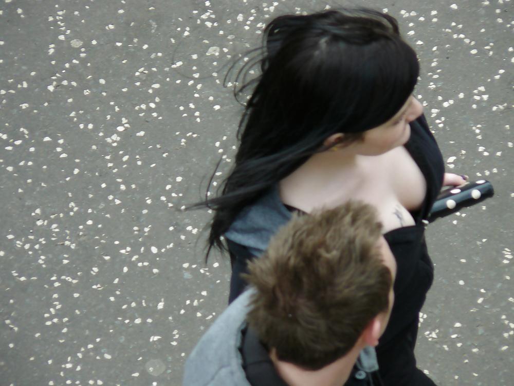 25P On High Downblouse