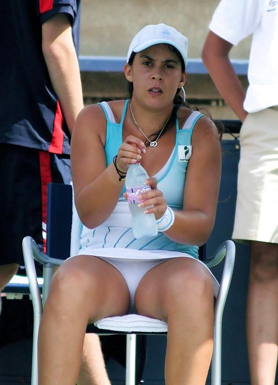 15P Tennis Upskirt