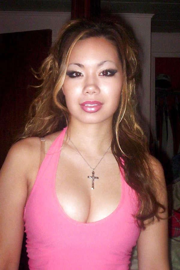 15P Photo compilation of a sultry Asian