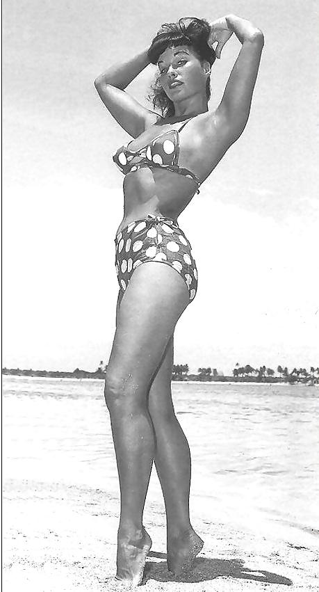 25P The Beauty of Bettie Page 1