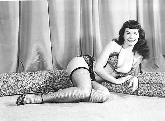 25P The Beauty of Bettie Page 1