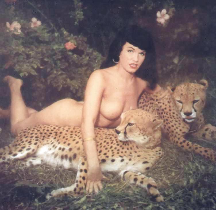 25P The Beauty of Bettie Page 5