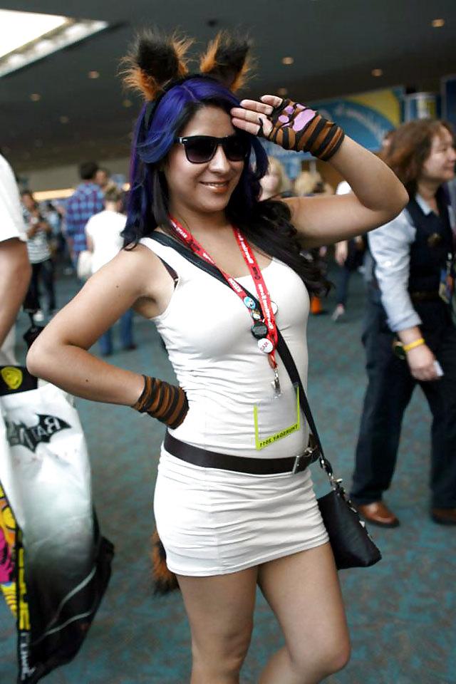 25P Girls of comic con