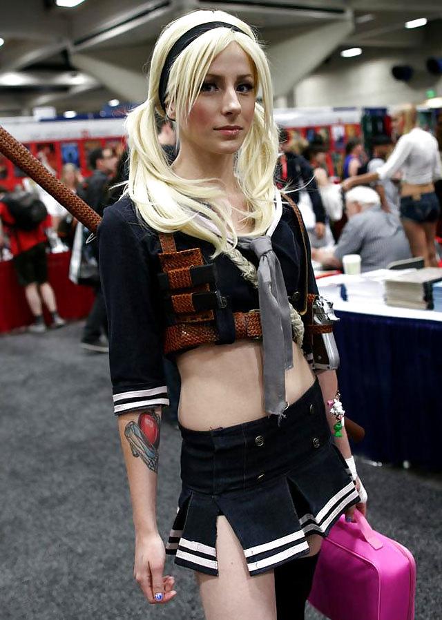 25P Girls of comic con