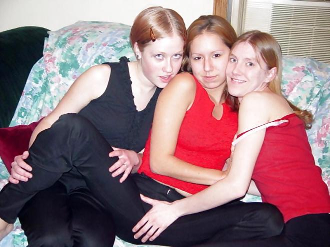 16P Lesbians playing with dildo by Sail