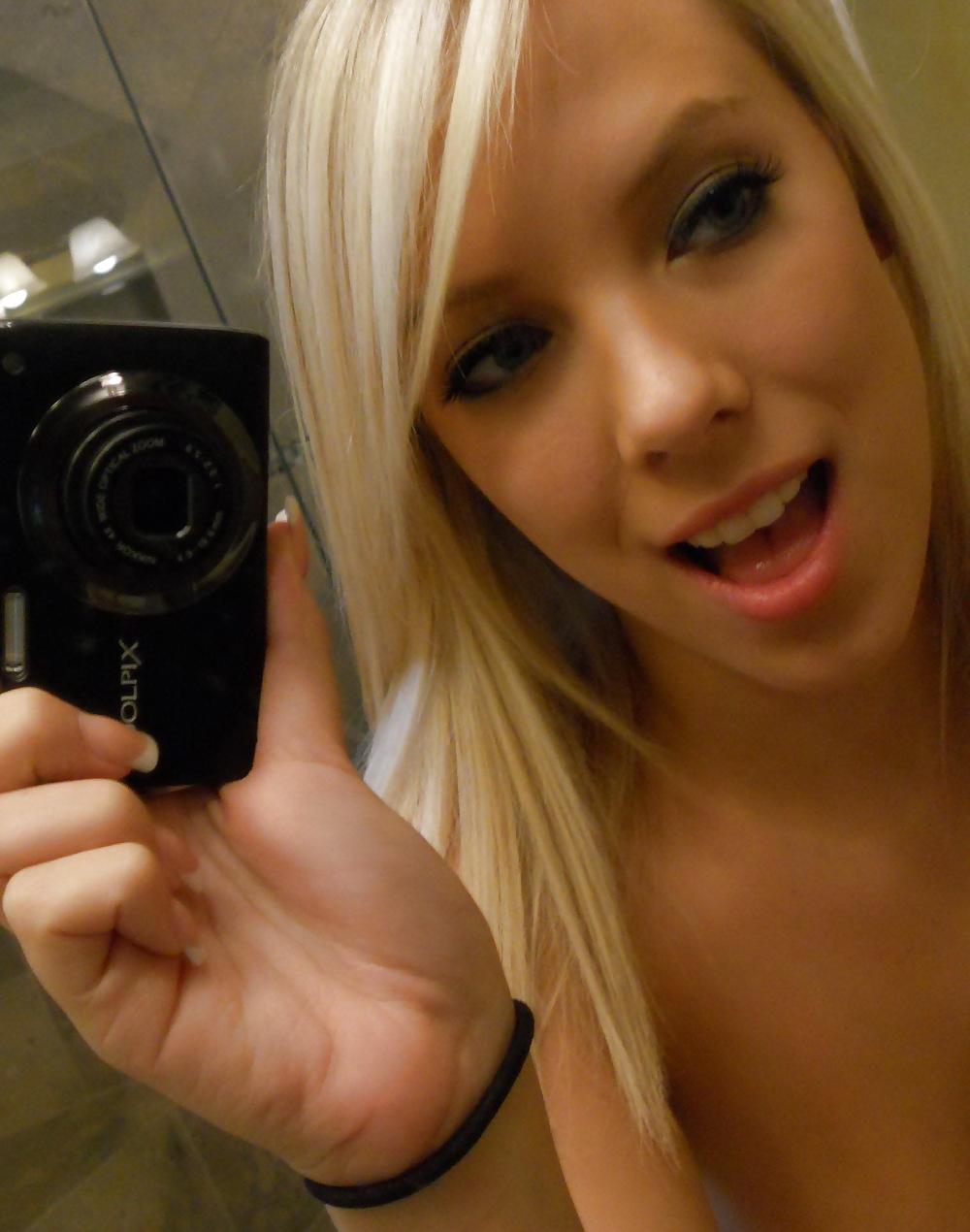 18P Sexy Blonde Babe Self Shot Blowjob Fuck