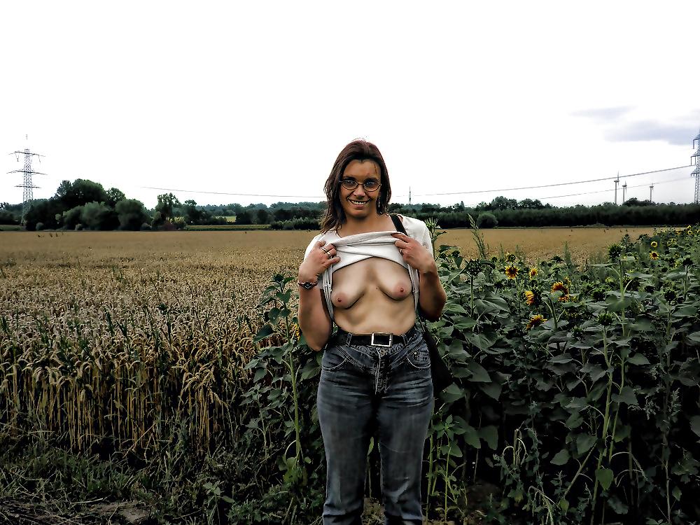 25P Photoshop fun ( Public nudity 2 )