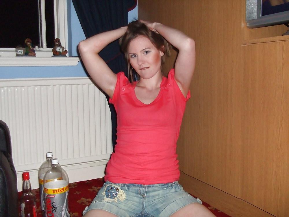 25P Alison exposing her NAKED-SELF to you all.