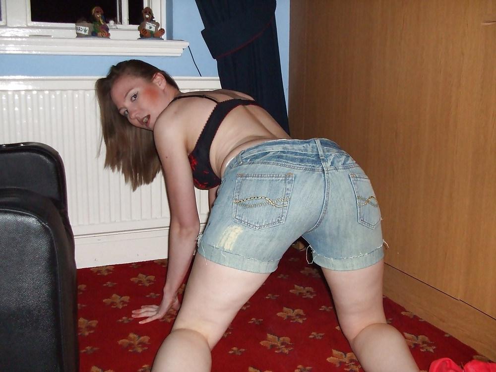 25P Alison exposing her NAKED-SELF to you all.