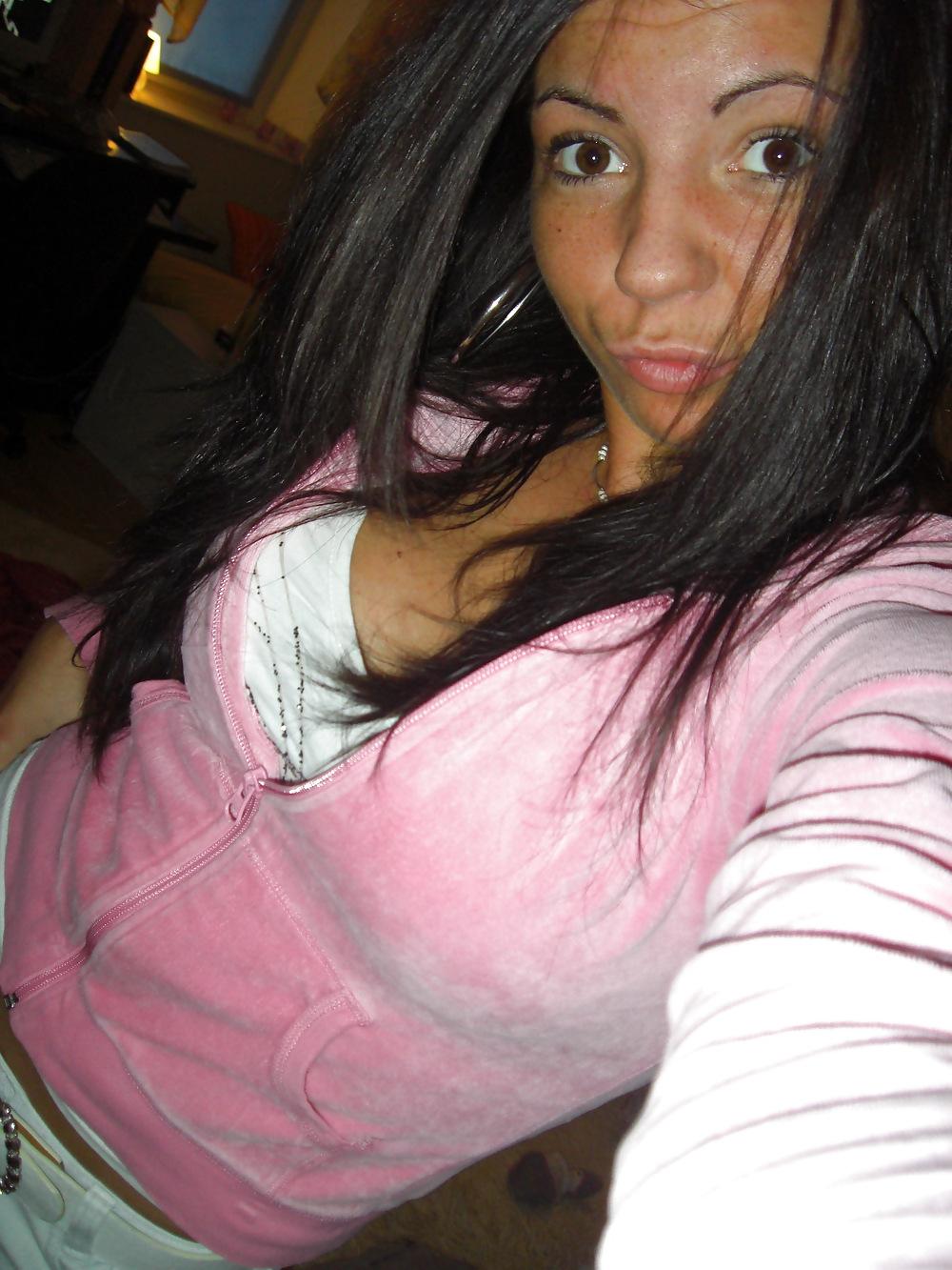 25P Sexy Polish brunette