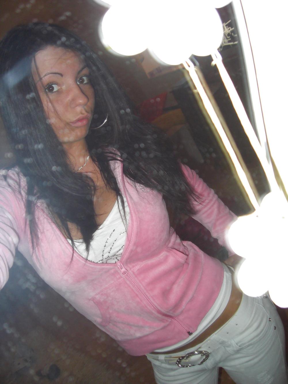 25P Sexy Polish brunette