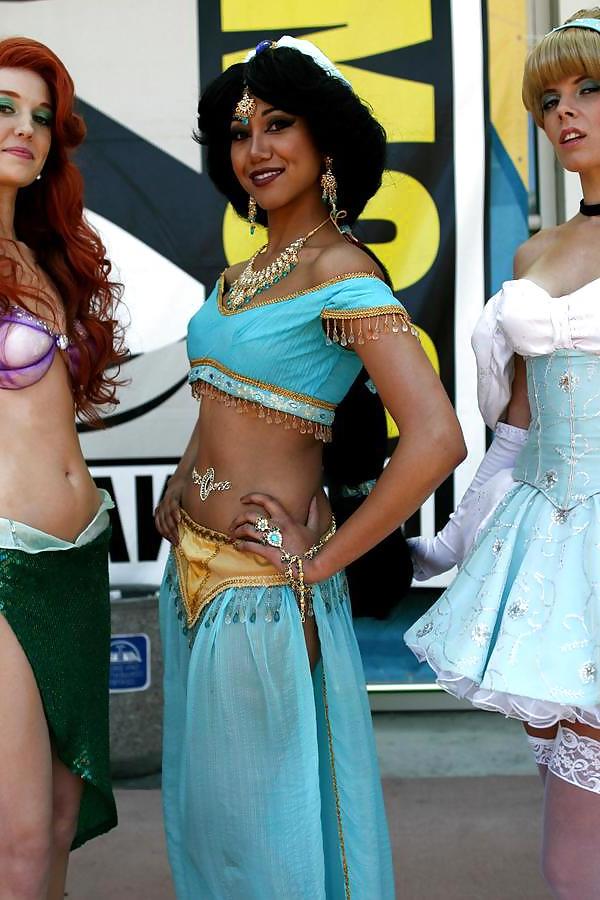 25P Comic-con 2011  las mejores chicas