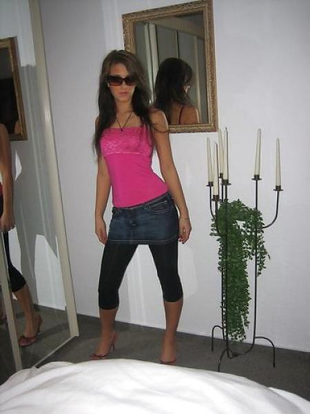 25P Selfmade candid pics ....