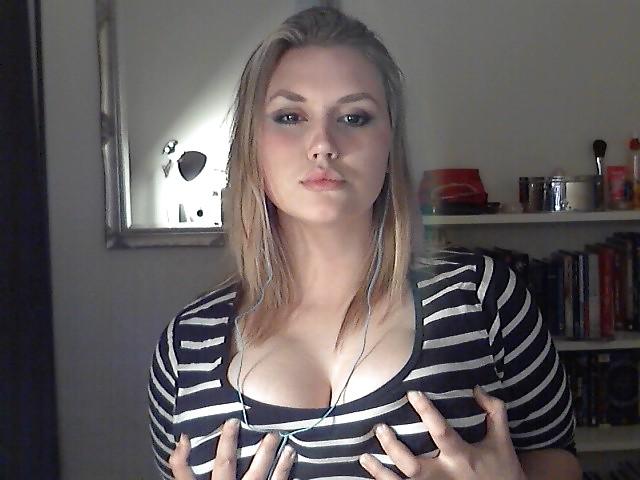 25P Otoni, una chica con curvas de Islandia (Beauty Chubby)