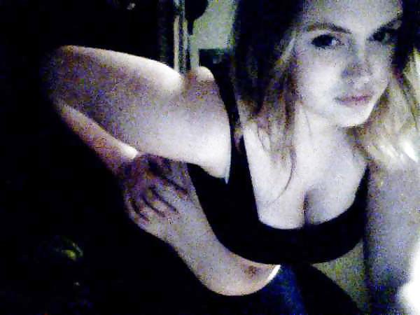 25P Otoni, una chica con curvas de Islandia (Beauty Chubby)