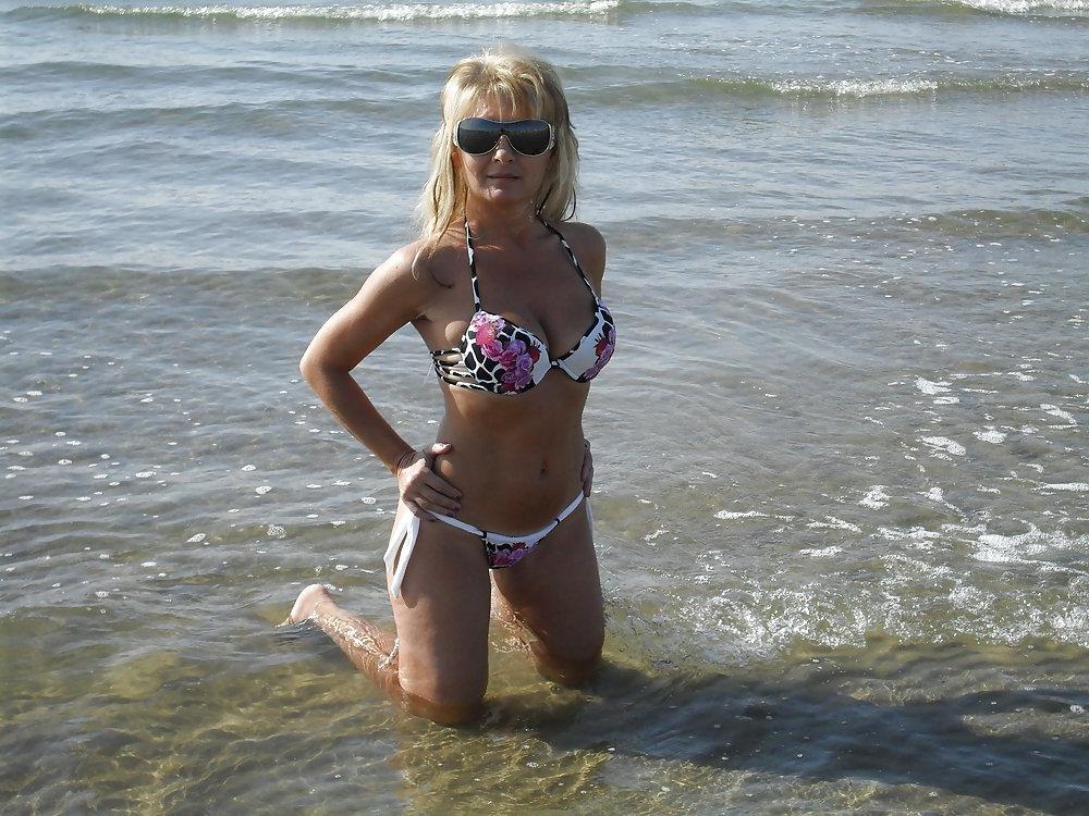 13P Incrontro con Milf per week al mare